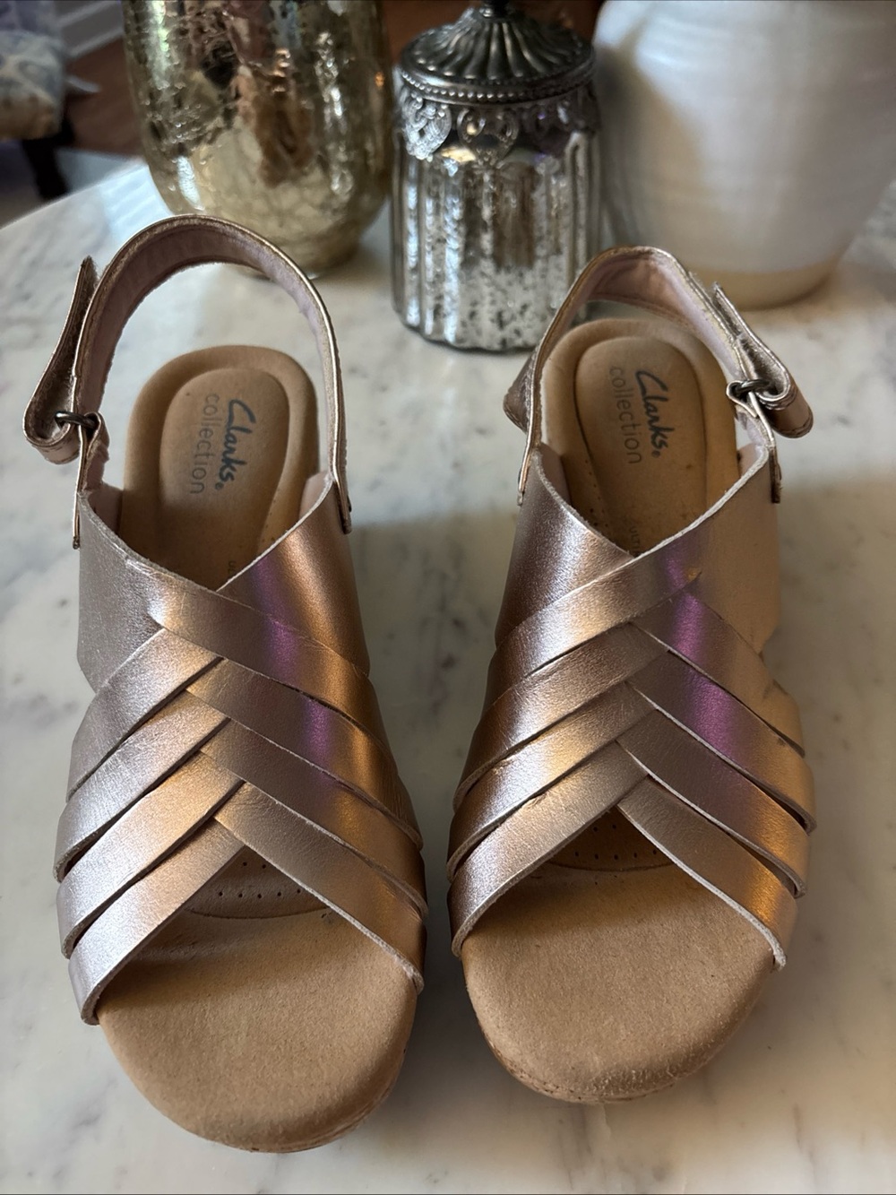 Clarks Women's Metallic Rose Gold Strappy Wedges sz6